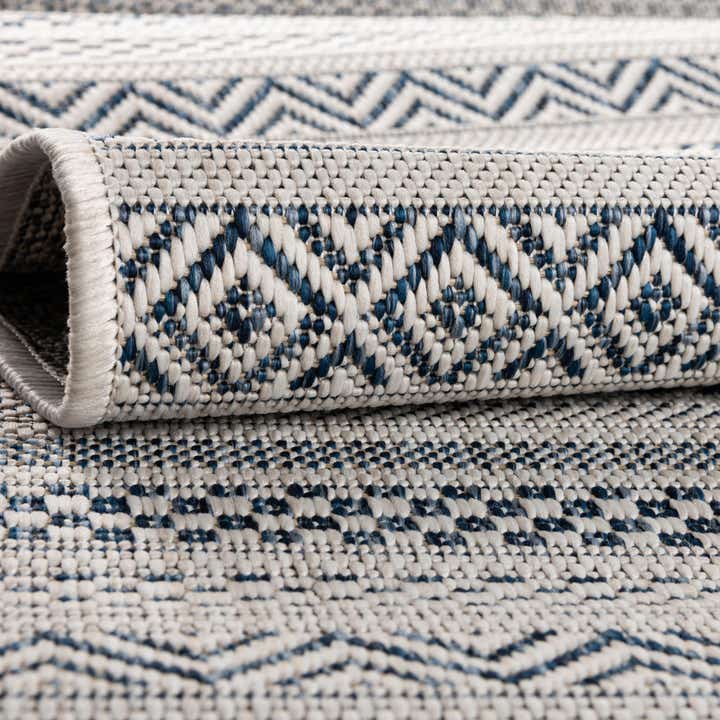 10' x 10' Easy-Clean Ribbon Indoor / Outdoor Square Rug