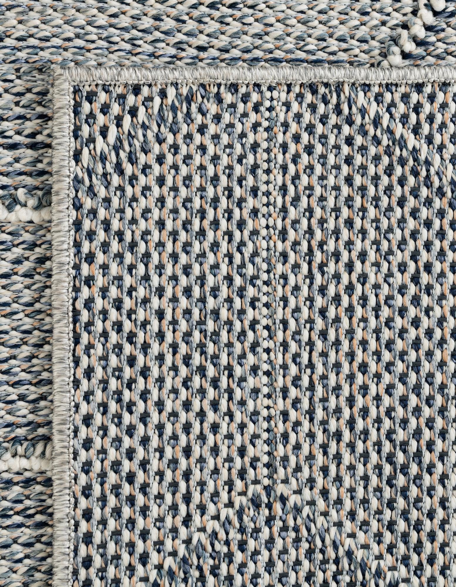 7' 10 x 7' 10 Easy-Clean Trellis Indoor / Outdoor Square Rug
