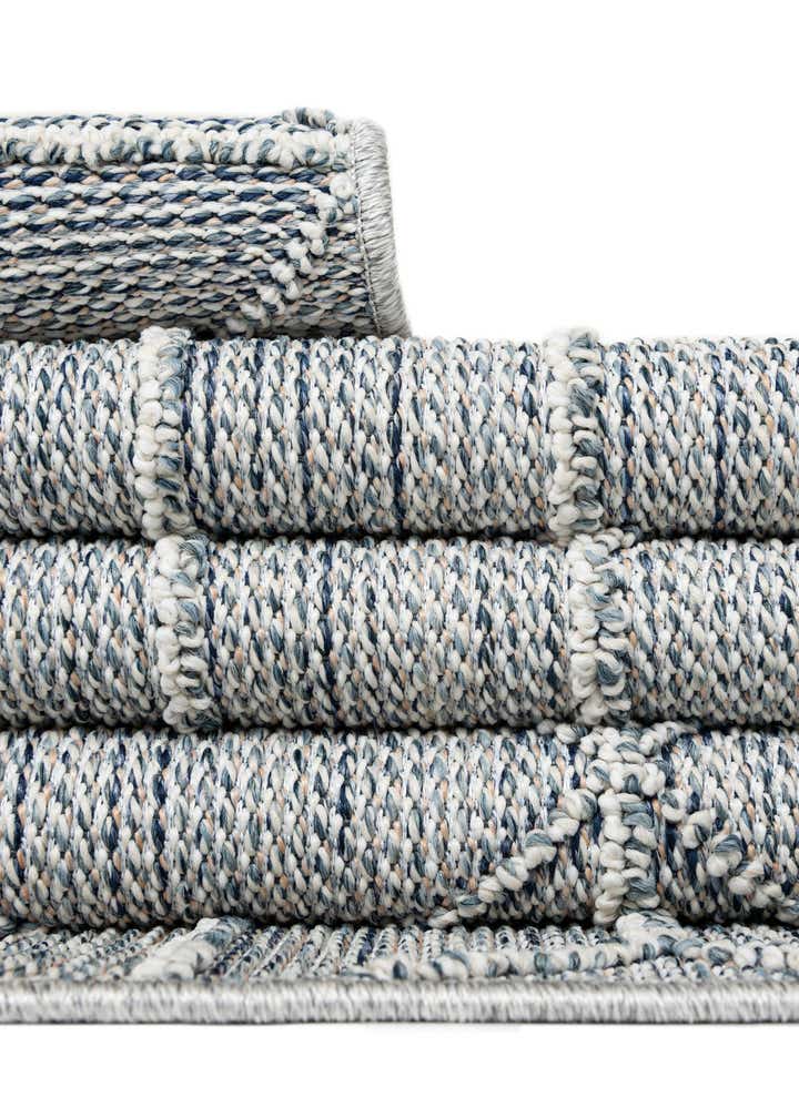 7' 10 x 7' 10 Easy-Clean Trellis Indoor / Outdoor Square Rug