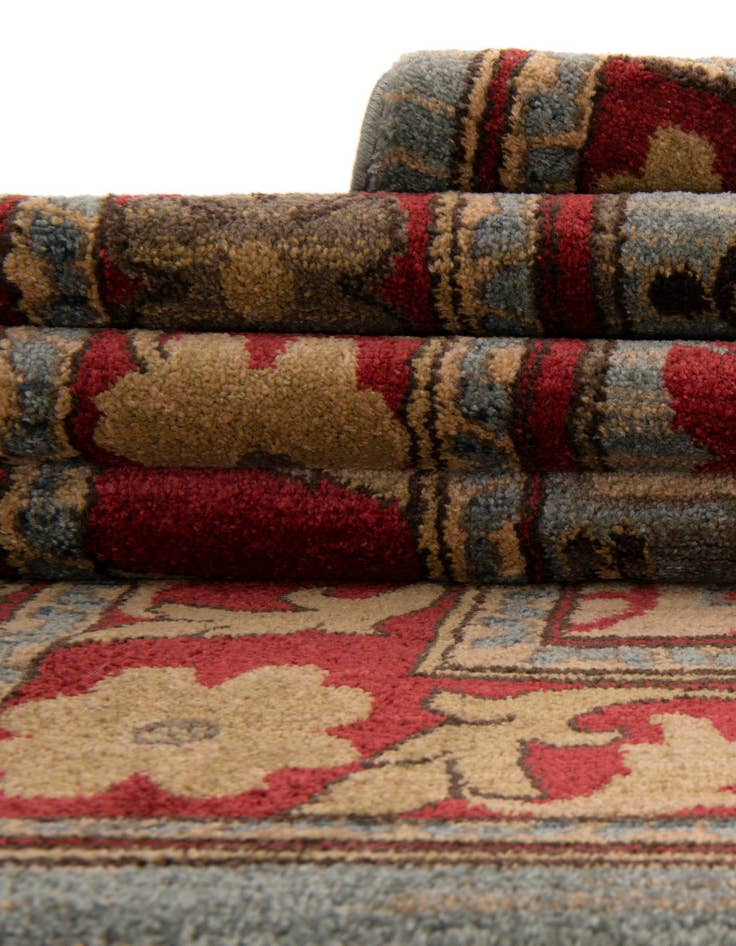 Detail image of 4' x 4' Serapi Square Rug