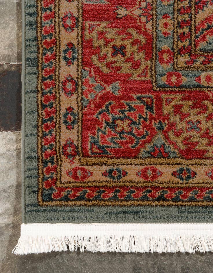 Detail image of 4' x 4' Serapi Square Rug
