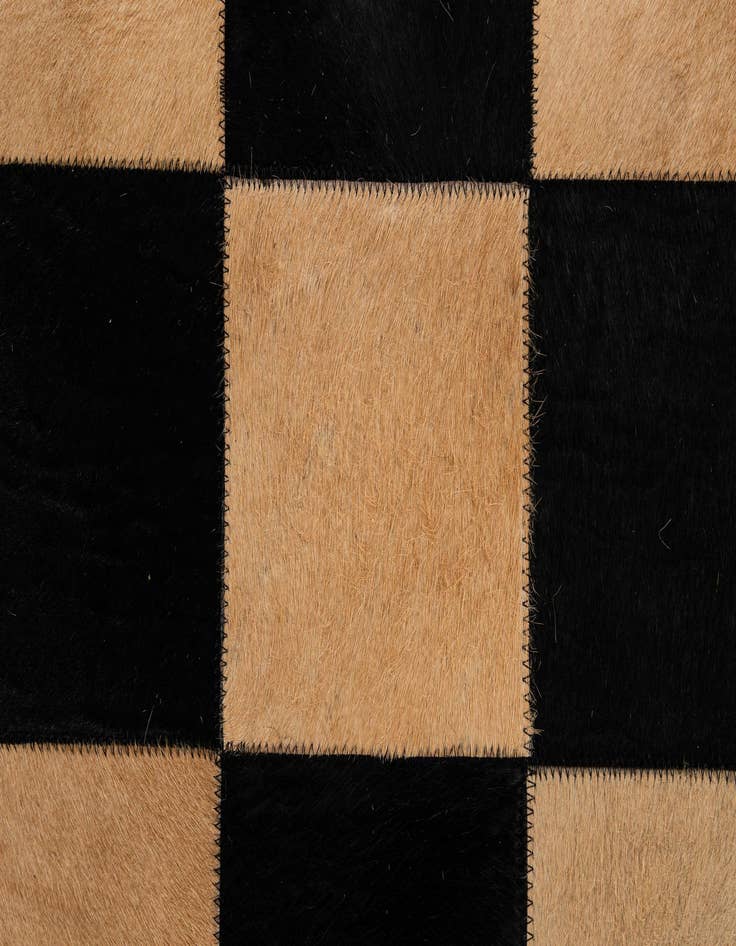 Detail image of 5' 2 x 7' 11 Cowhide - Patchwork Rug