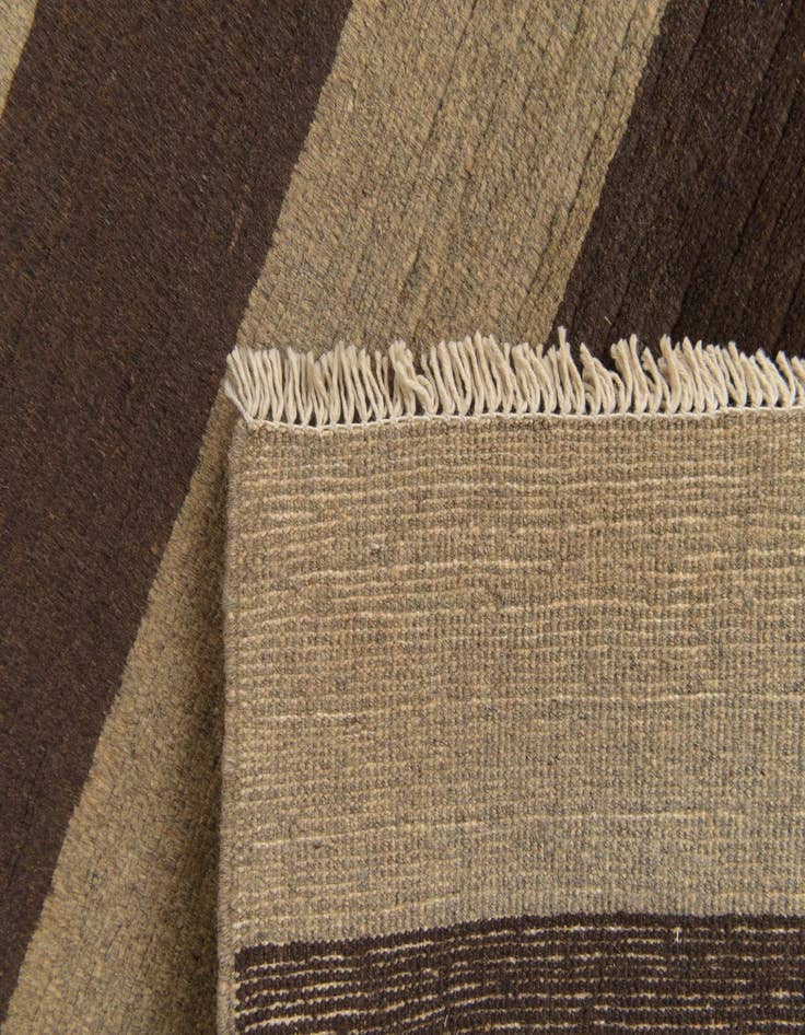 Detail image of 5' 6 x 7' 9  Hand Knotted Modern Ziegler Rug