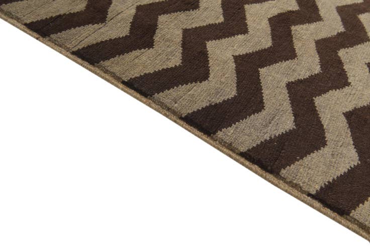 Detail image of 6' 6 x 9' 6 Hand Knotted Modern Ziegler Rug