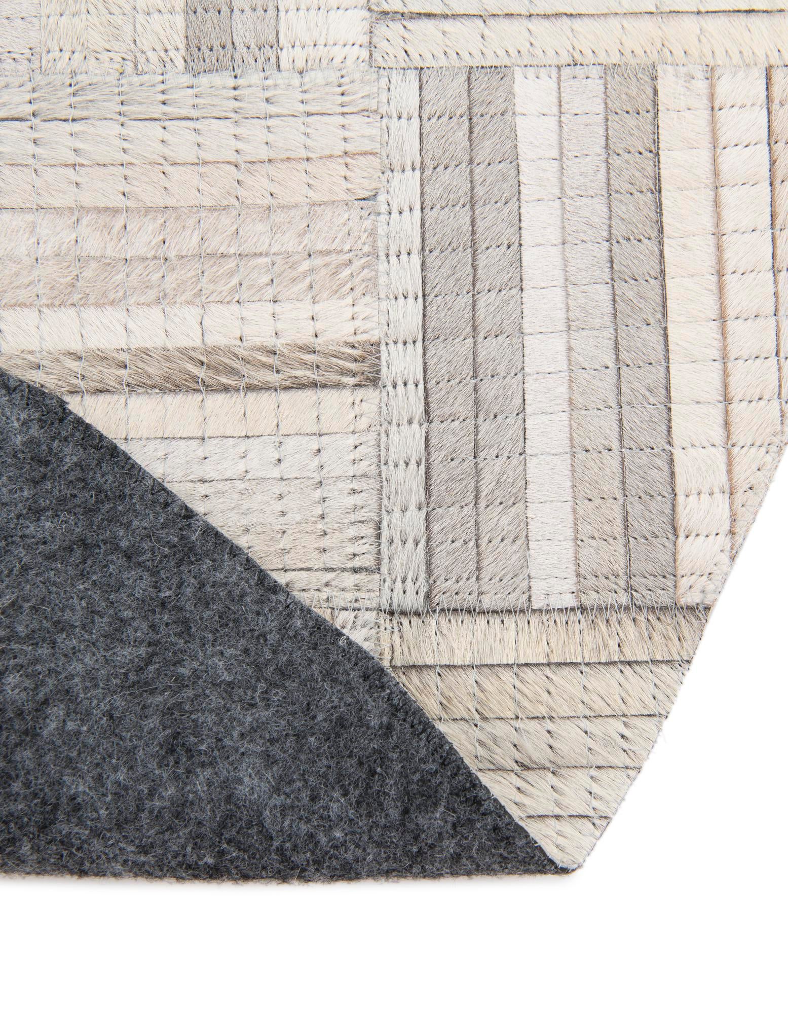 4' 1 x 4' 1 Cowhide Leather Round Rug
