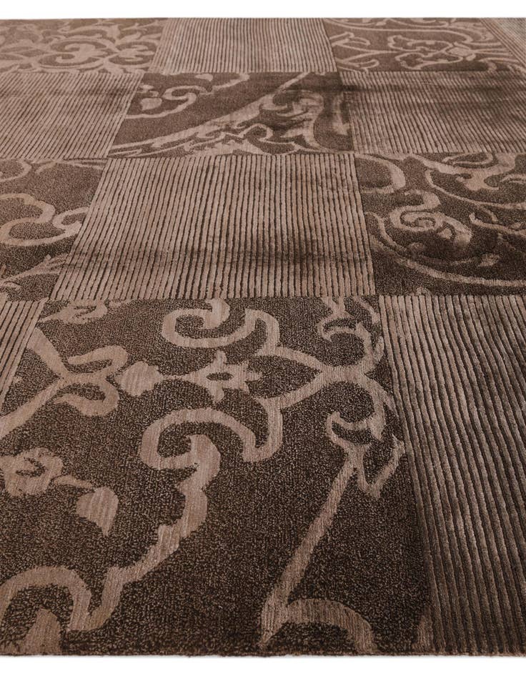Detail image of 6' 8 x 10'  Hand Knotted Darya Wool Rug