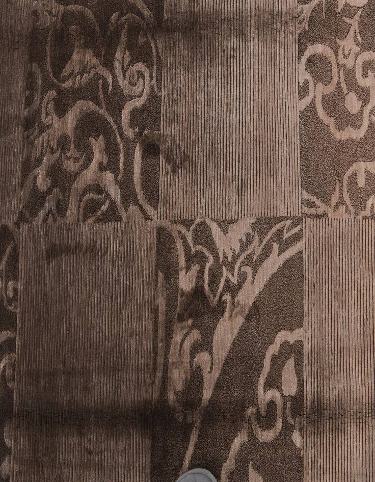 Detail image of 6' 8 x 10'  Hand Knotted Darya Wool Rug