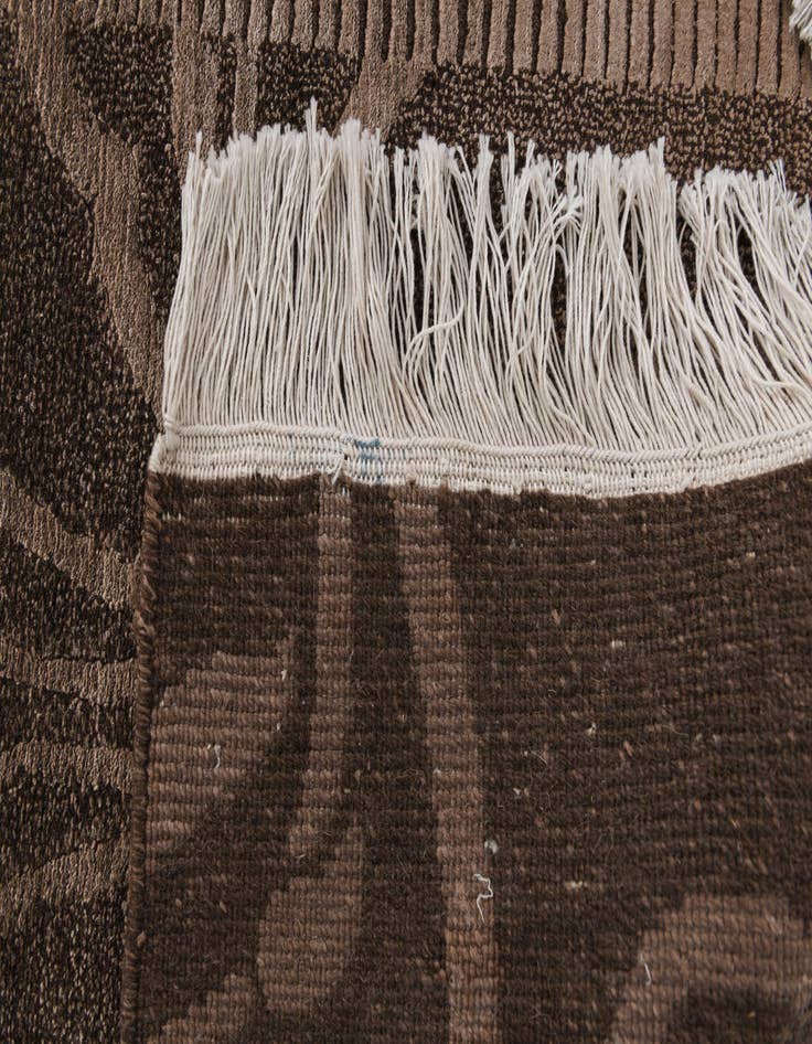 Detail image of 6' 8 x 10'  Hand Knotted Darya Wool Rug