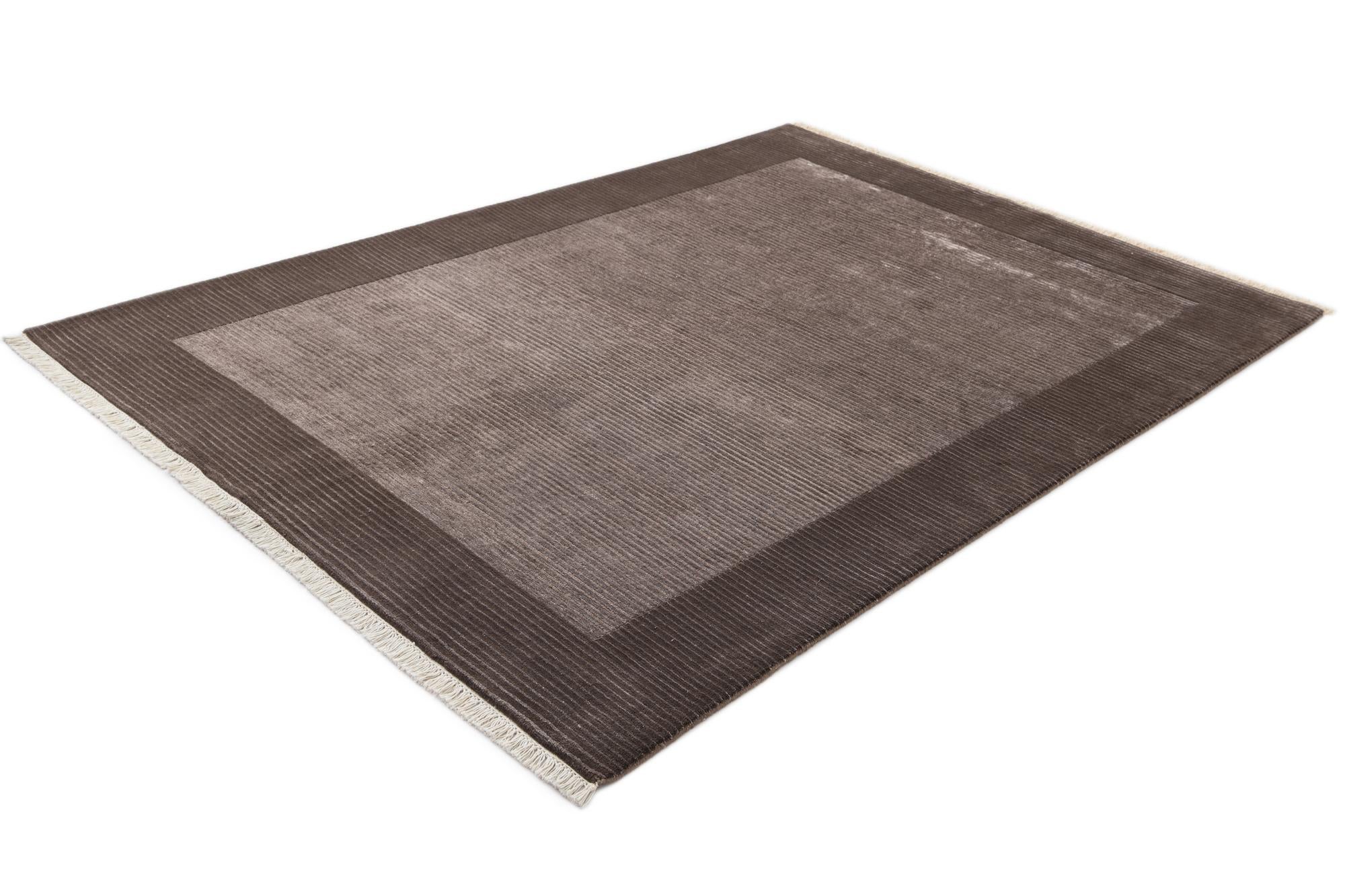 5' 8 x 8' Hand Knotted Darya Wool Rug