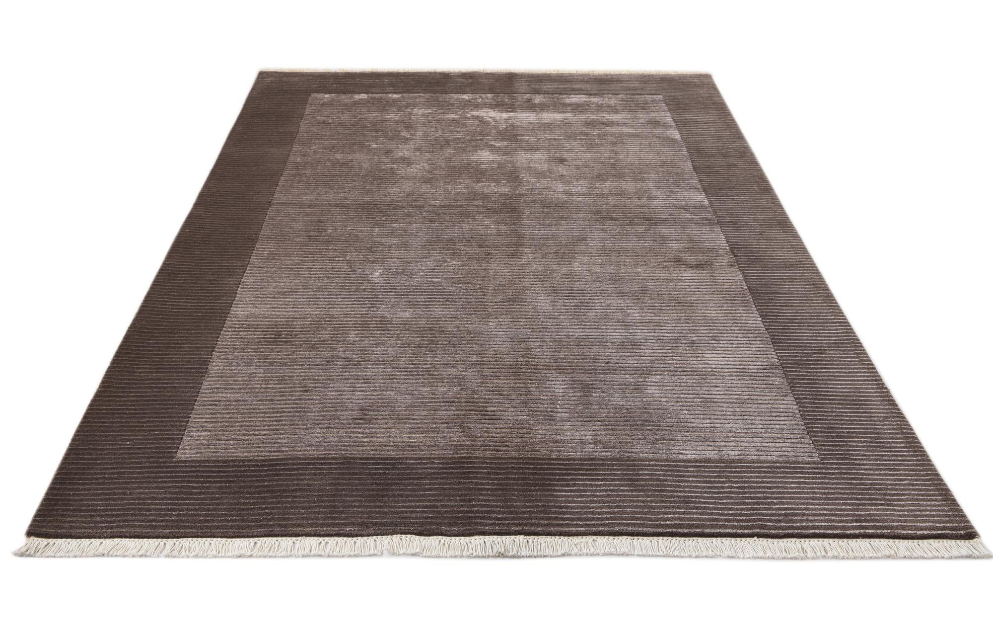 5' 8 x 8' Hand Knotted Darya Wool Rug
