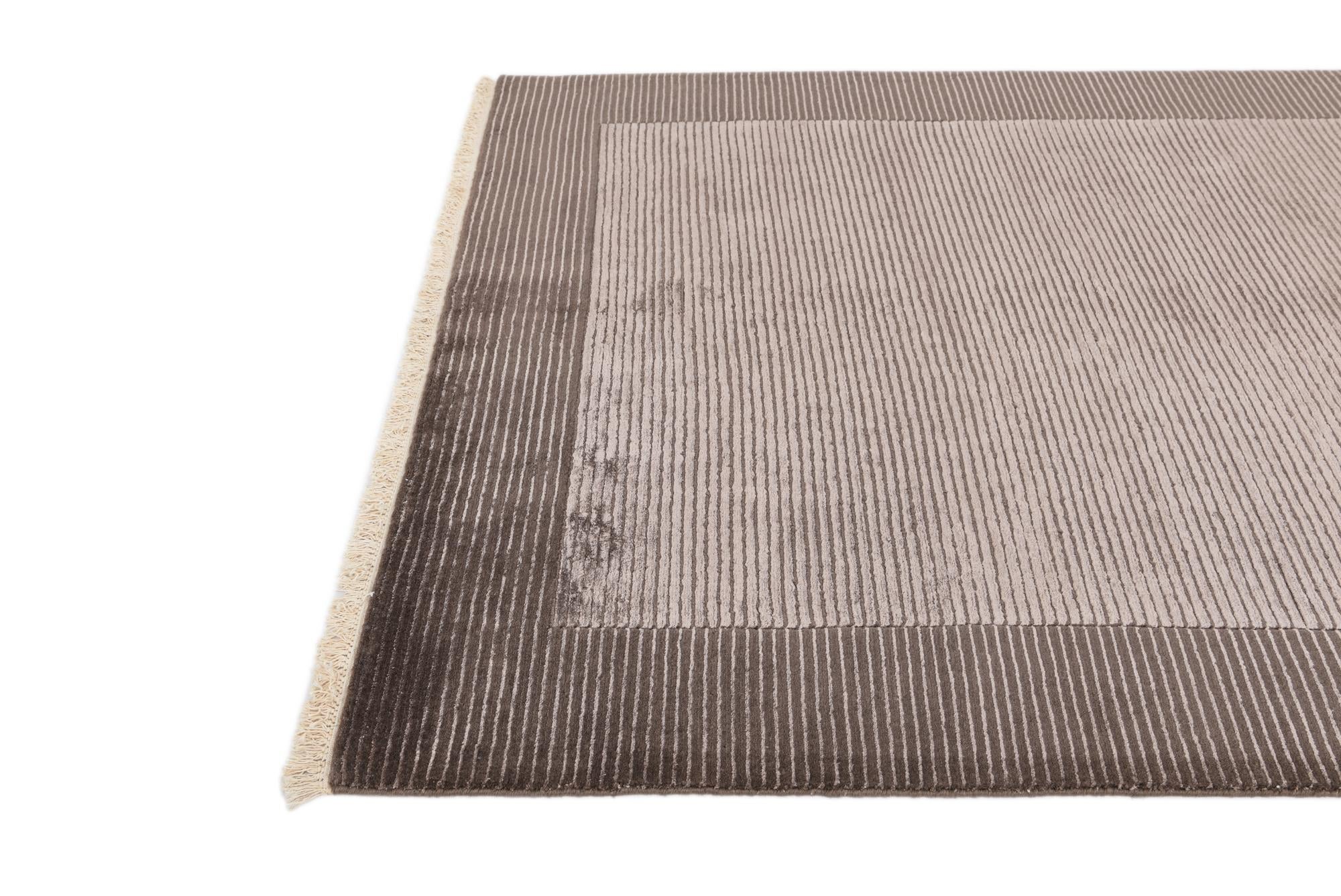 5' 8 x 8' Hand Knotted Darya Wool Rug