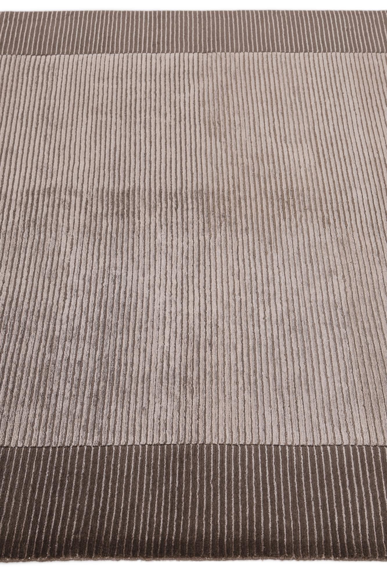 5' 8 x 8' Hand Knotted Darya Wool Rug