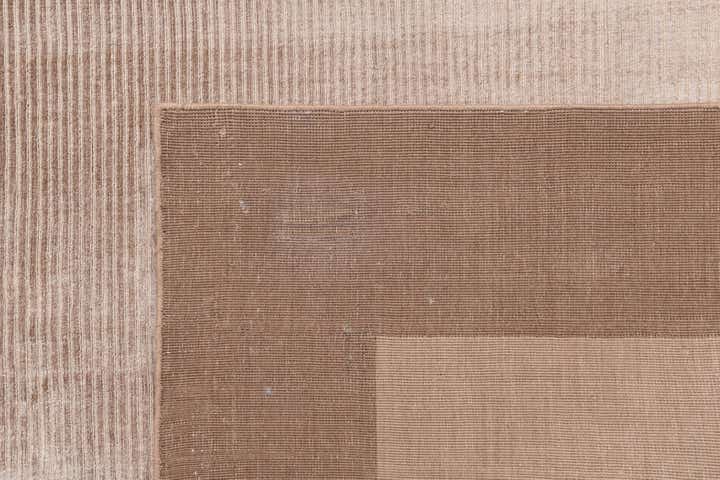 5' 7 x 7' 10 Hand Knotted Darya Wool Rug