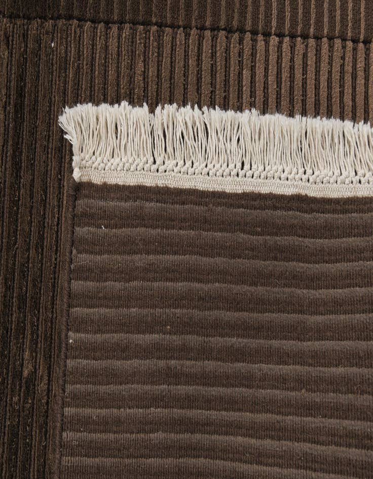 Detail image of 2' 7 x 9' 9 Hand Knotted Darya Wool Runner Rug