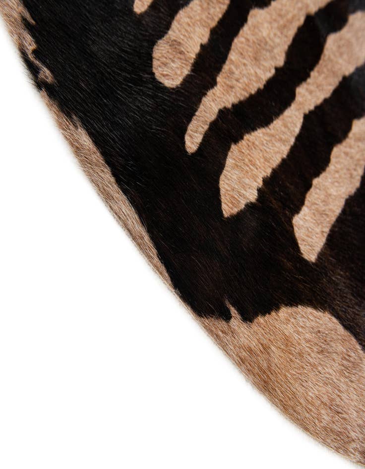 Detail image of 6' 4 x 6' 7 Cowhide Leather Freeform Rug