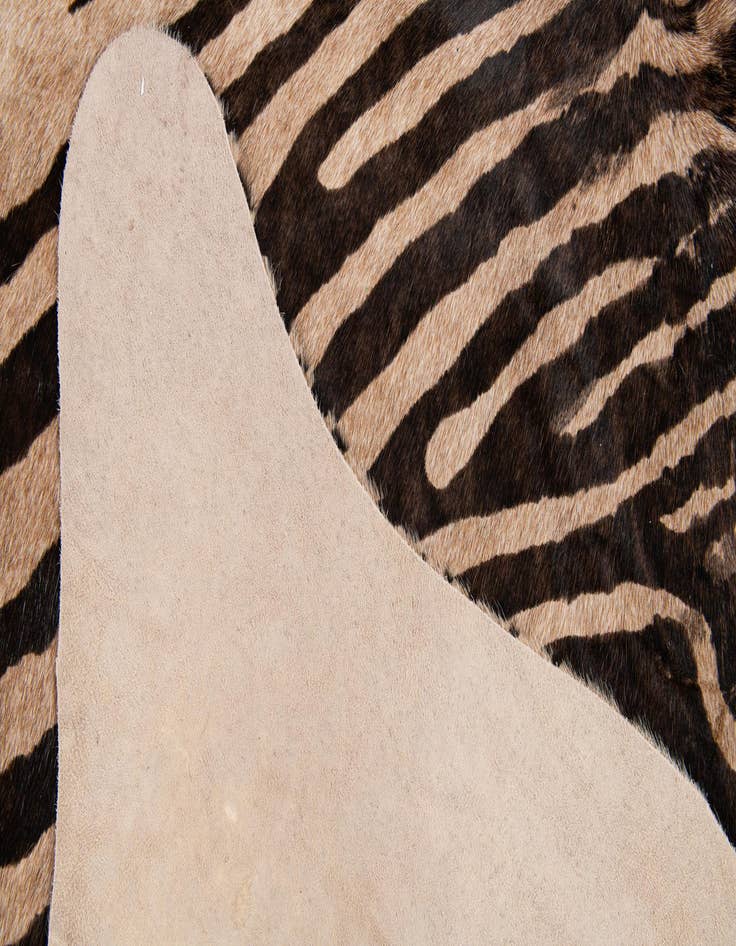 Detail image of 6' 4 x 6' 7 Cowhide Leather Freeform Rug