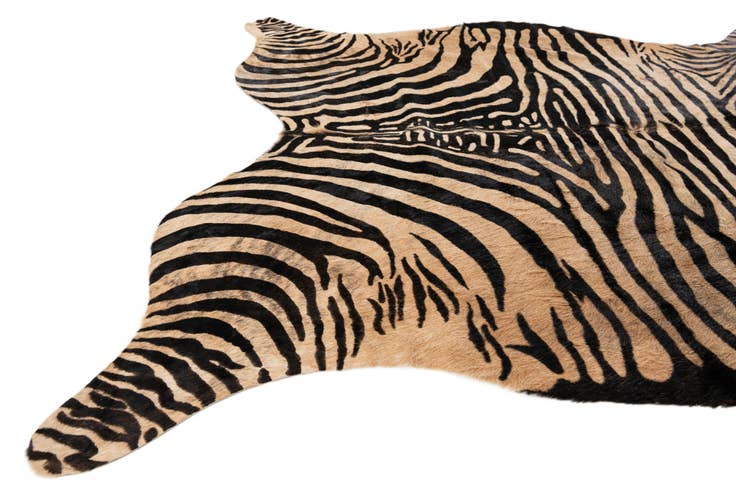 Detail image of 6' x 7' 2 Cowhide Leather Freeform Rug