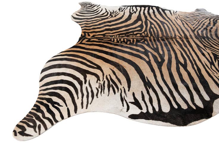Detail image of 200cm x 205cm Cowhide Leather Alfombra Freeform