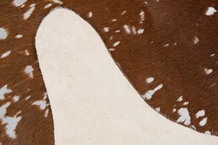 5' 9 x 6' 10 Cowhide Leather Freeform Rug
