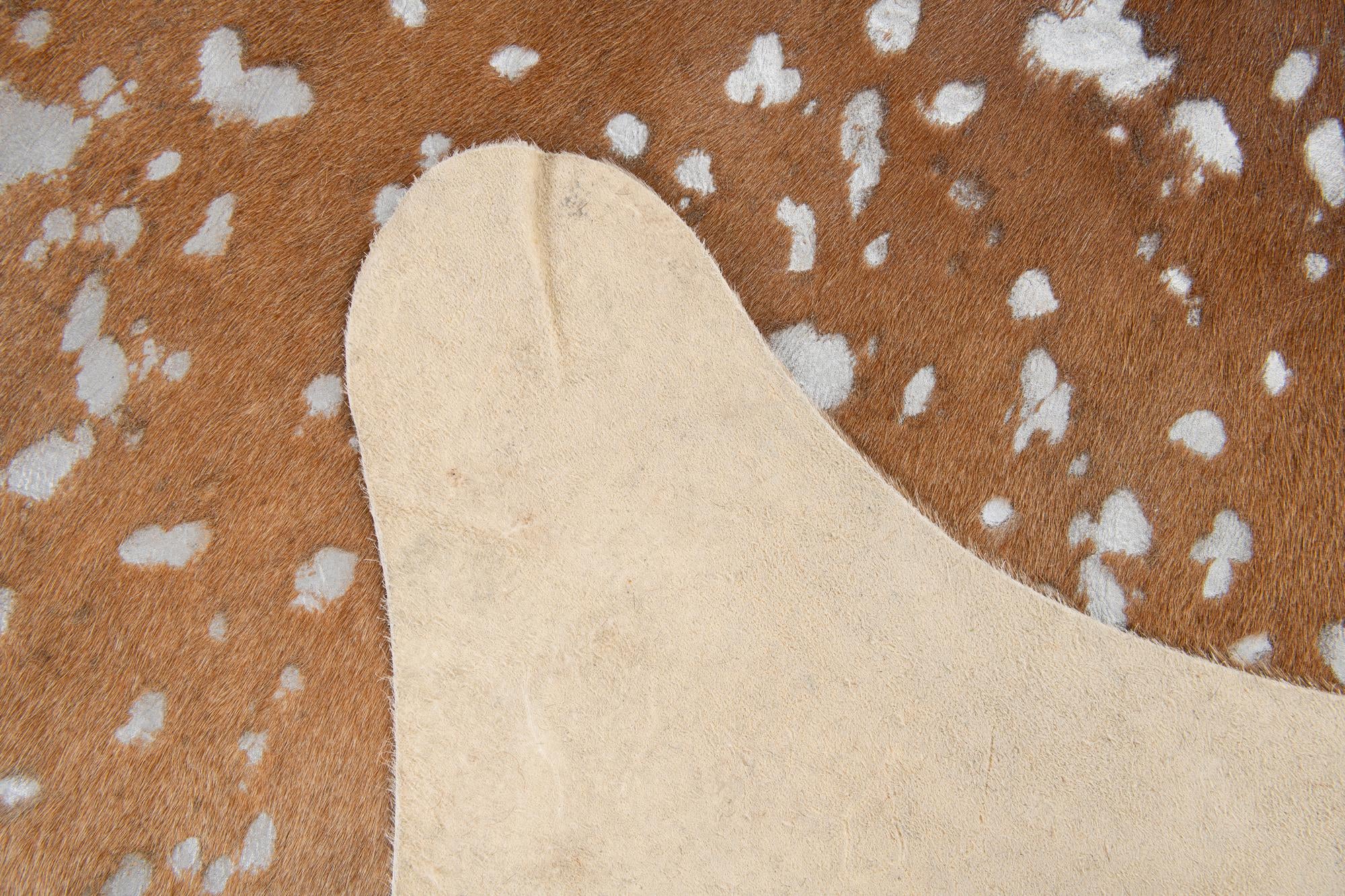 6' 5 x 6' 5 Cowhide Leather Freeform Rug