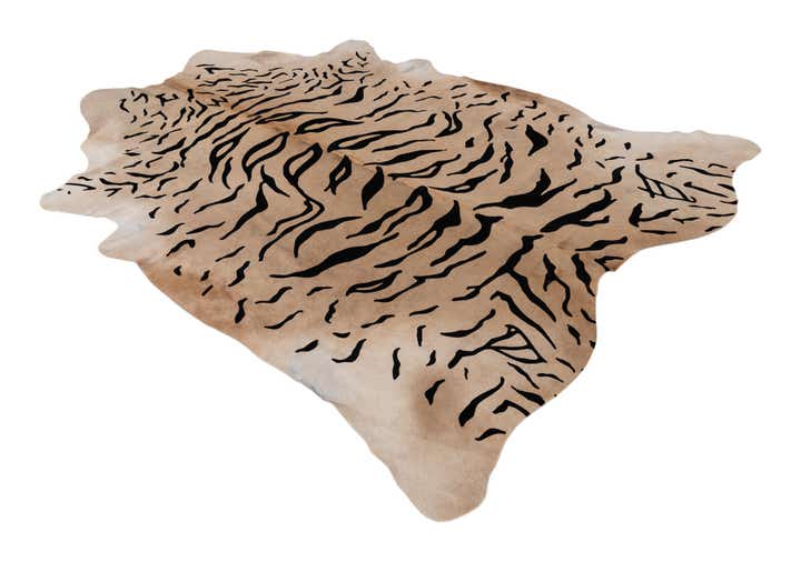5' 7 x 6' 8 Cowhide Freeform Rug
