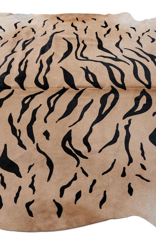 5' 7 x 6' 8 Cowhide Freeform Rug