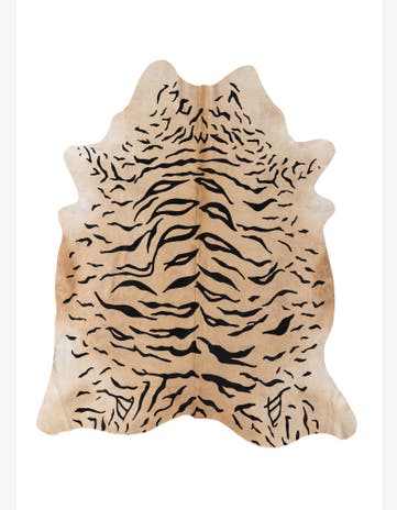 5' 7 x 6' 8 Cowhide Freeform Rug