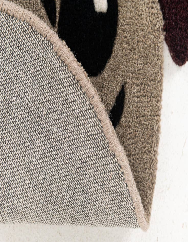 Detail image of 2' 6 x 3' Playtime Kids Wool Freeform Rug