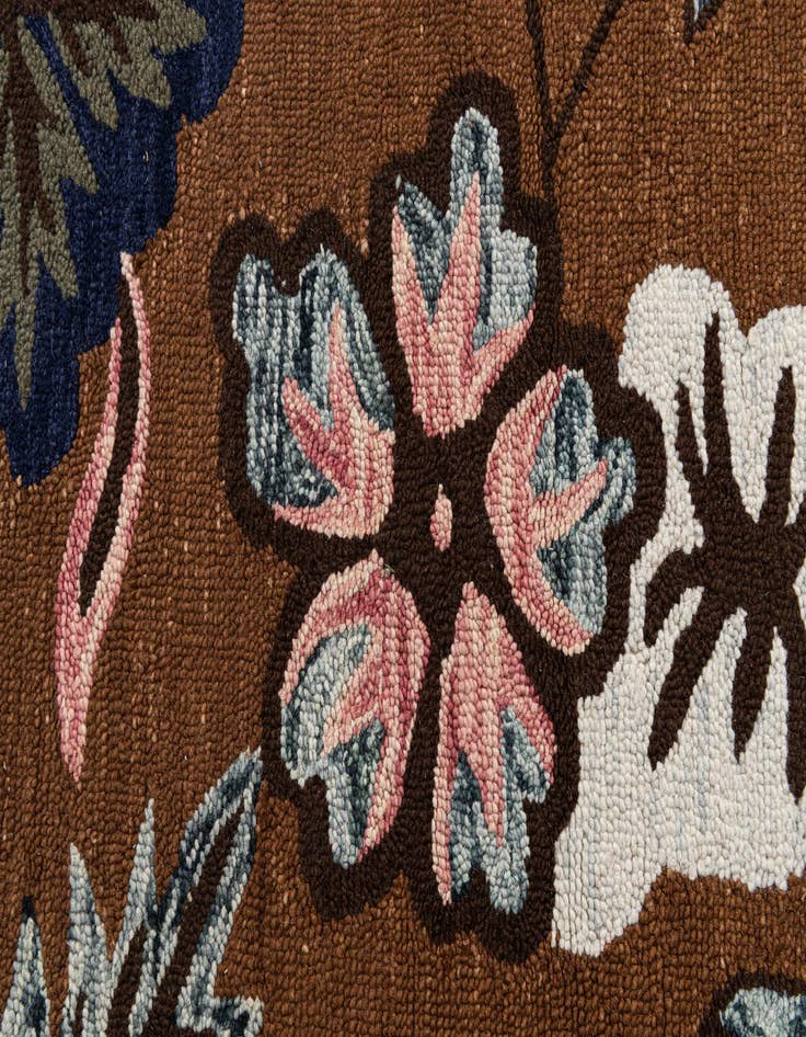 Detail image of 4' x 5' 10 Agra Rug