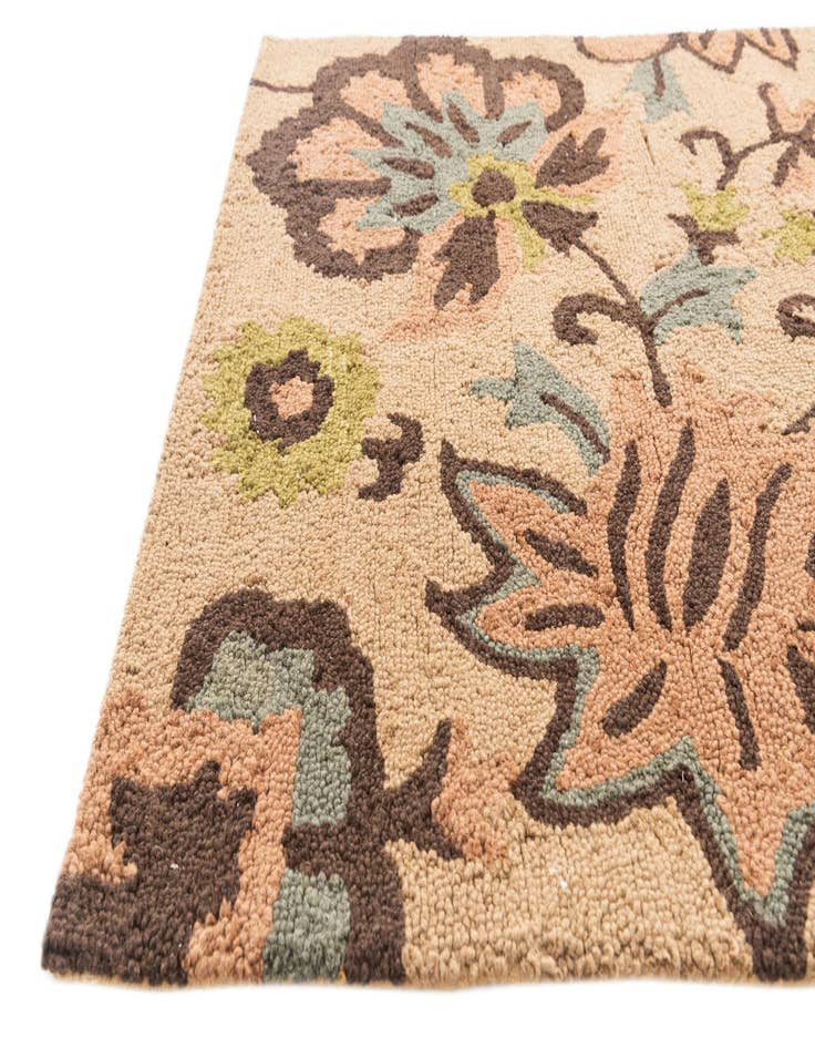 Detail image of 4' x 5' 10 Agra Rug