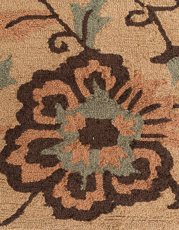 Detail image of 4' x 5' 10 Agra Rug