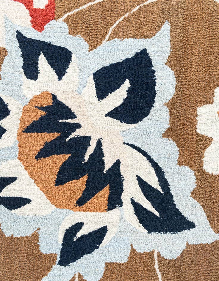 Detail image of 5' 1 x 8' Agra Rug