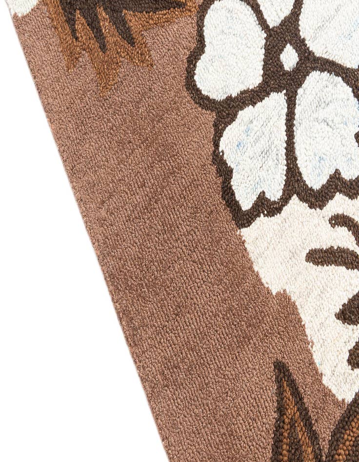 Detail image of 4' 1 x 6' Agra Rug