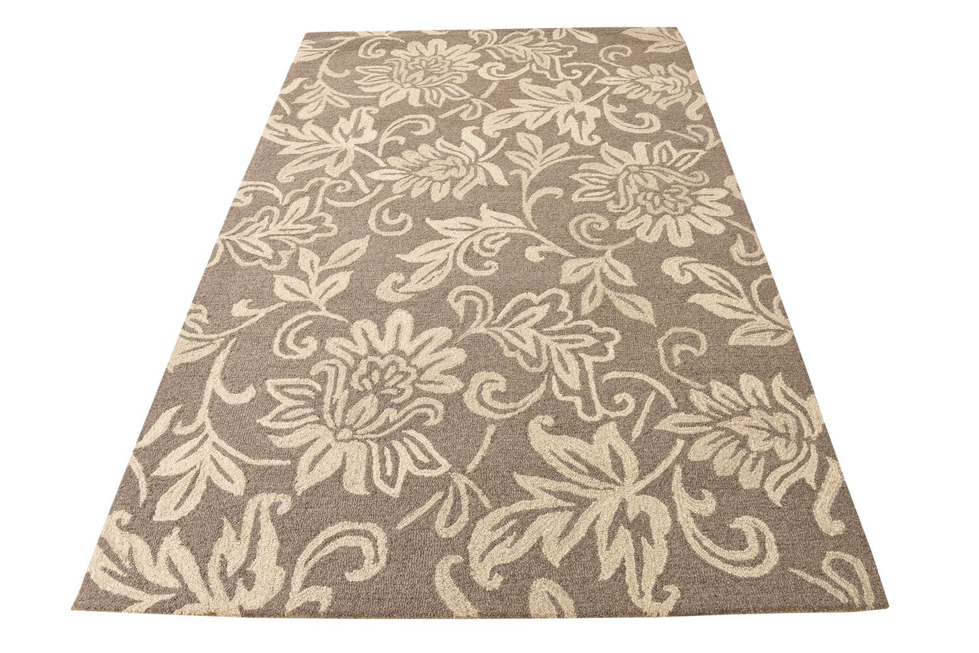 5' x 8' Agra Rug