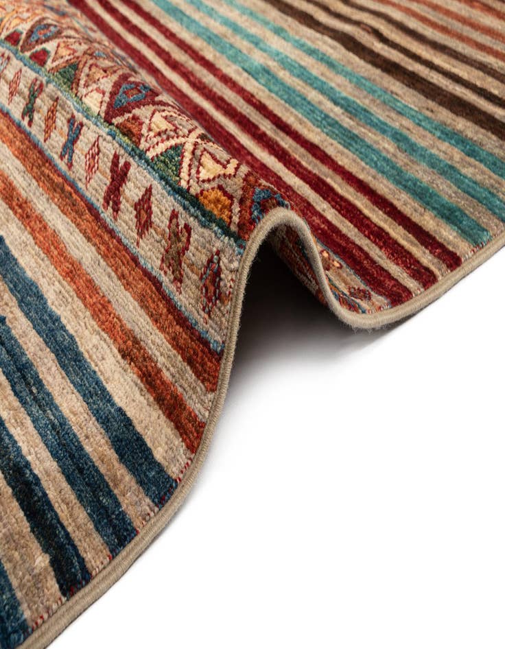 Detail image of 6' 9 x 9' 9 Ariana Rug