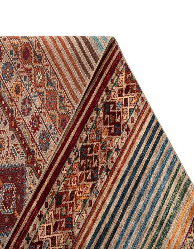 Detail image of 6' 9 x 9' 9 Ariana Rug