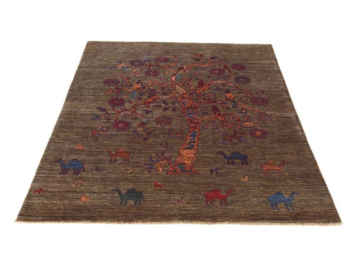 Detail image of 4' 2 x 5' 11 Hand Knotted Ariana Ziegler Rug