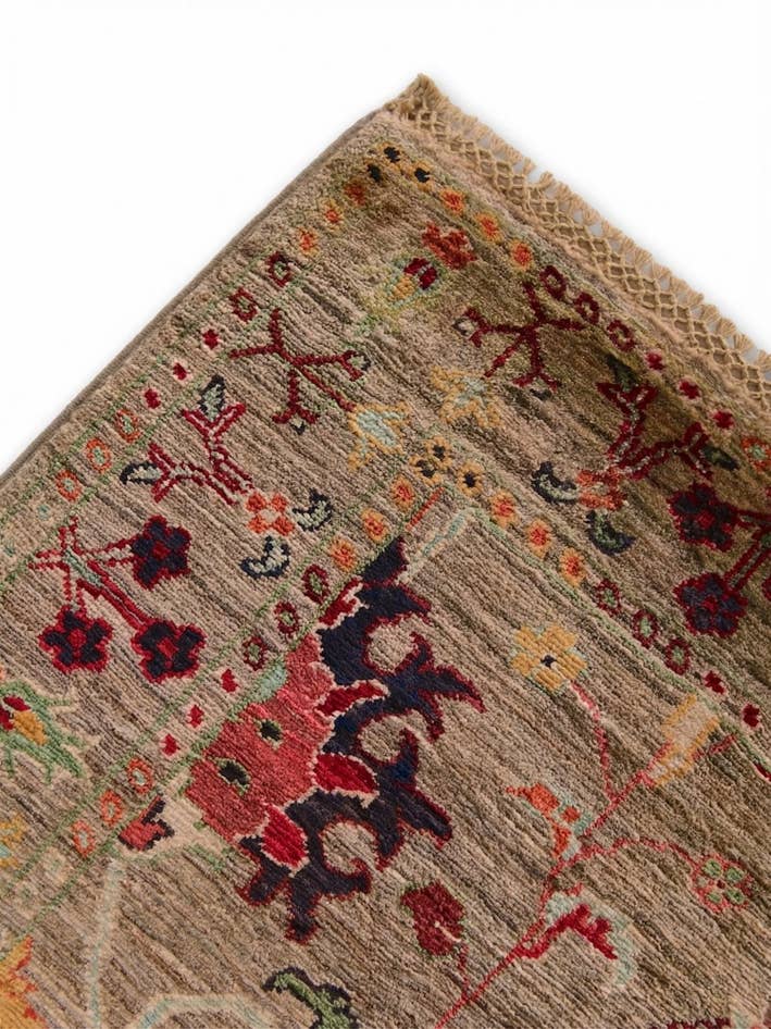 Detail image of 3' 2 x 4' 10 Hand Knotted Ariana Ziegler Rug