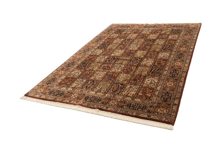 Detail image of 6' 8 x 9' 8 Hand Knotted Bakhtiar Oriental Wool Rug