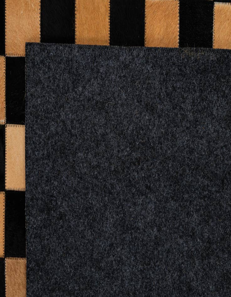 Detail image of 5' 1 x 8' Cowhide - Patchwork Rug