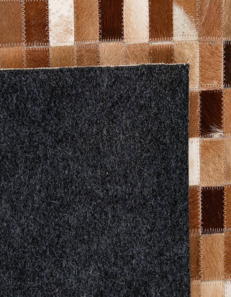 Detail image of 5' 1 x 7' 11 Cowhide - Patchwork Rug