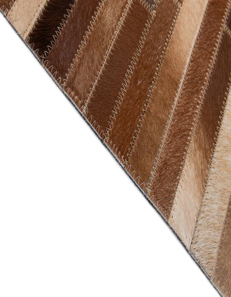 Detail image of 5' x 7' 11 Cowhide - Patchwork Rug