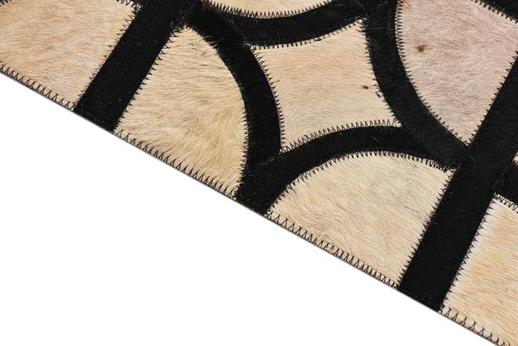 Detail image of 5' x 7' 10 Cowhide Leather Rug