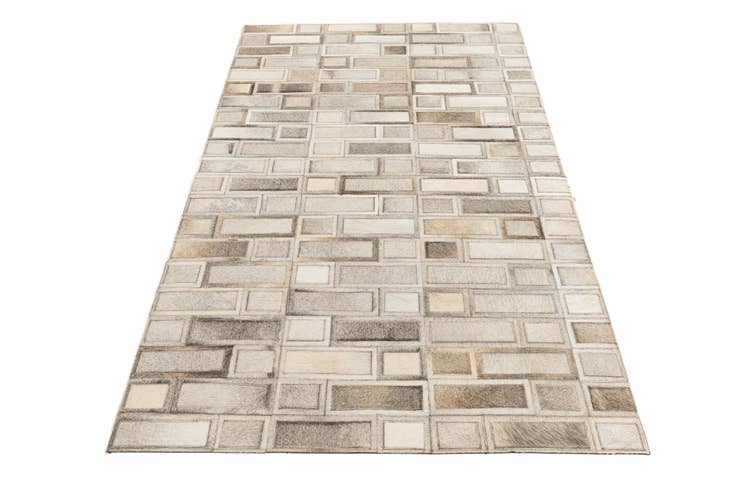 Detail image of 120cm x 185cm Cowhide Leather Alfombra