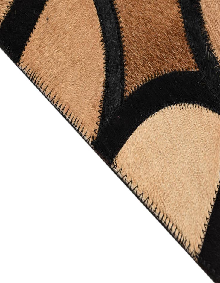 Detail image of 5' x 7' 10 Cowhide Rug