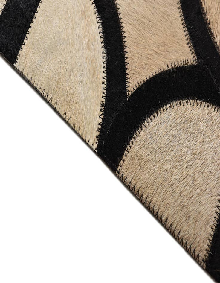 Detail image of 5' x 7' 10 Cowhide Rug