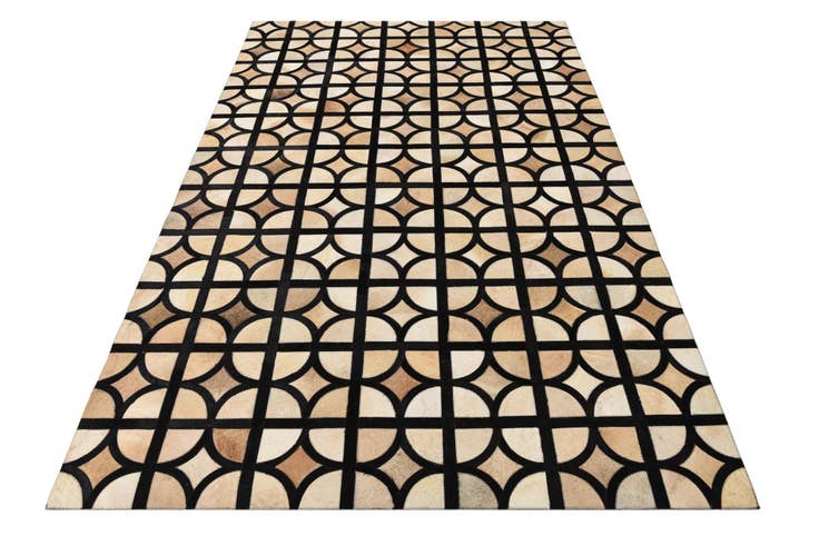 Detail image of 5' x 7' 10 Cowhide Rug
