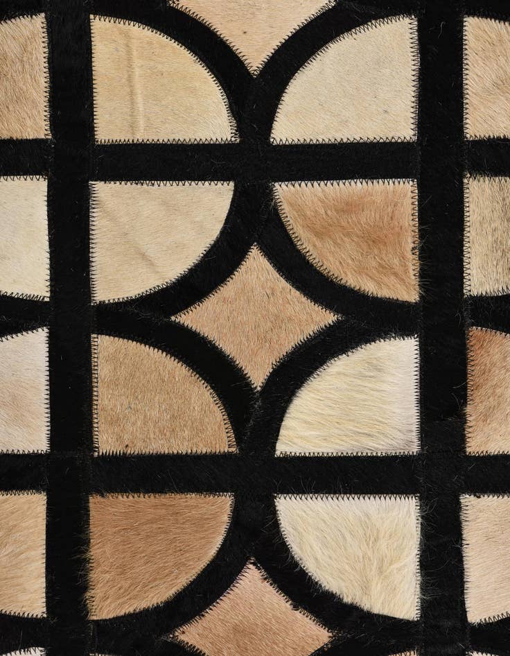 Detail image of 5' 1 x 7' 10 Cowhide Rug