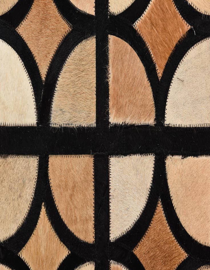 Detail image of 5' x 7' 10 Cowhide Rug