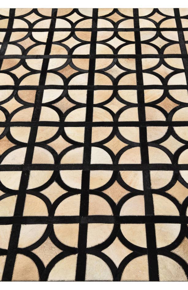 Detail image of 5' x 7' 10 Cowhide Rug